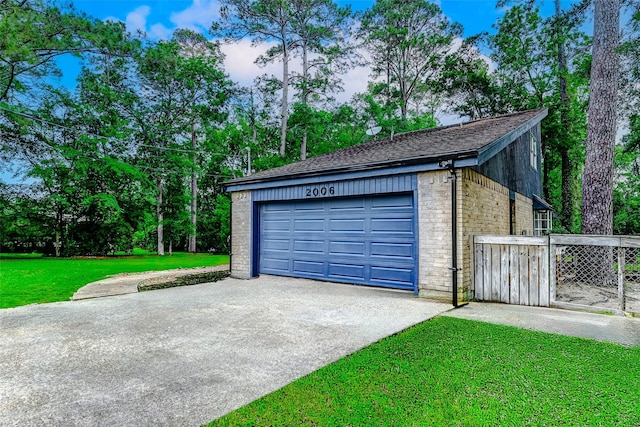 view of detached garage