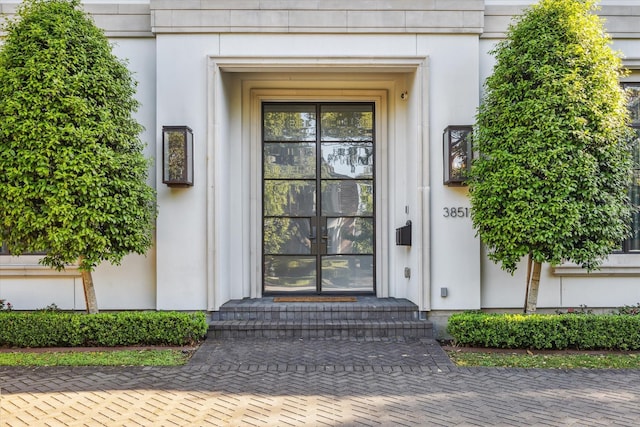 3851 Chevy Chase Dr, Houston, TX 77019 - view of property entrance