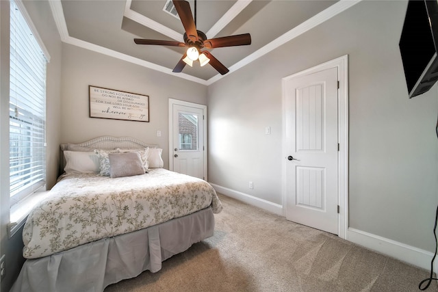 3327 Palm St, Houston, TX 77004 - bedroom featuring light carpet, ornamental molding, baseboards, and a ceiling fan