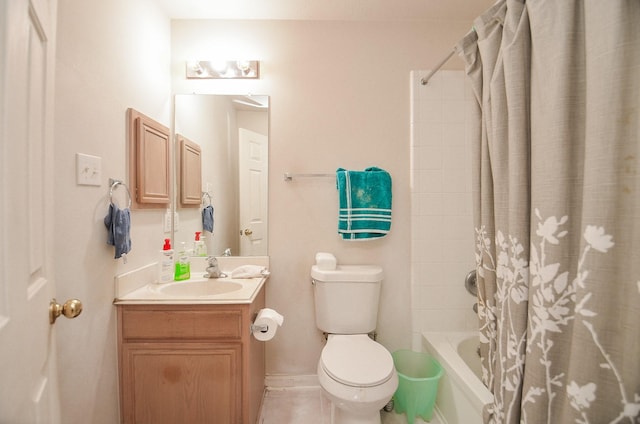 7011 Westover Ridge Dr, Houston, TX 77072 - bathroom featuring baseboards, toilet, shower / bathtub combination with curtain, vanity, and tile patterned flooring