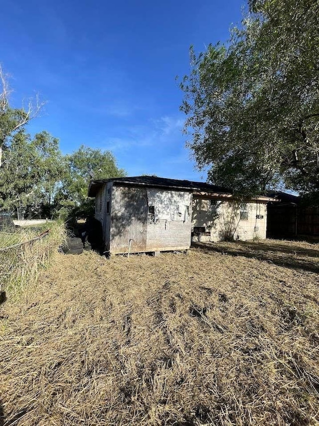 view of outbuilding