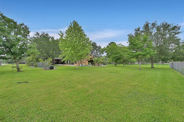310 Rustic Ln, Friendswood, TX 77546 - view of yard