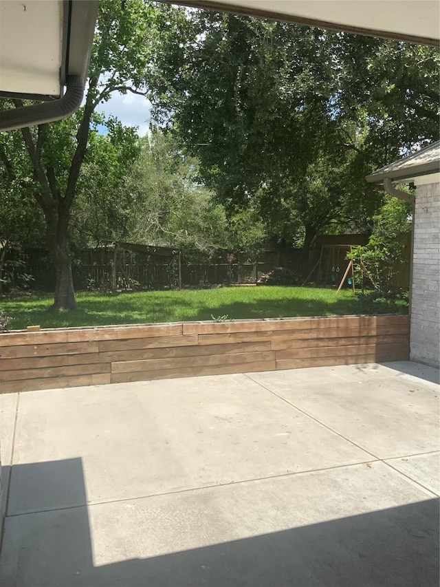 9010 Carousel Ln, Houston, TX 77080 - fenced backyard with a patio