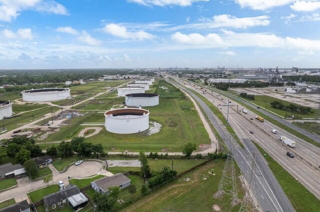 101 Alastair Dr, Pasadena, TX 77506