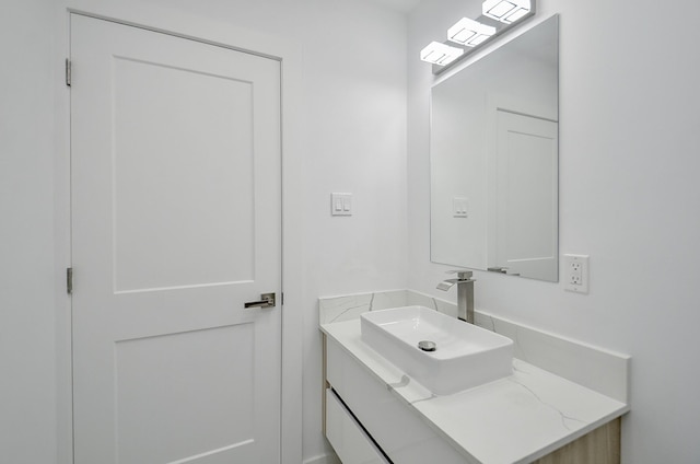 6107 Kuldell Dr, Houston, TX 77074 - bathroom featuring vanity