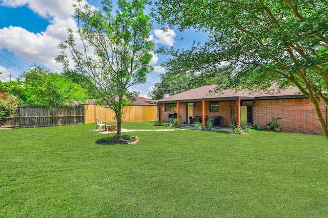 5714 Nina Lee Ln, Houston, TX 77092 - view of yard