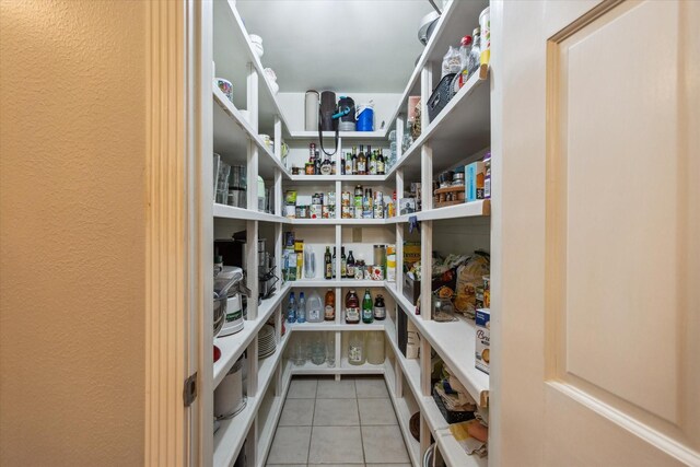 1033 Gardendale Dr, Houston, TX 77018 - view of pantry