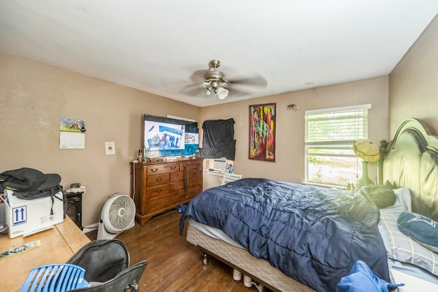 116 Chestnut St, Lake Jackson, TX 77566 - bedroom featuring ceiling fan and wood finished floors