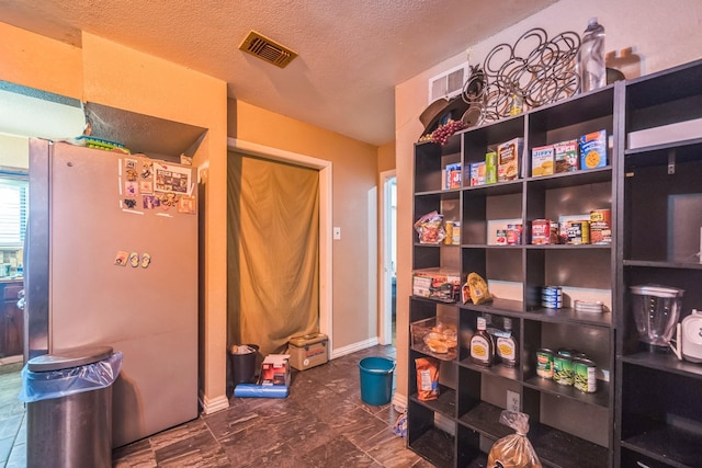 116 Chestnut St, Lake Jackson, TX 77566 - interior space with visible vents