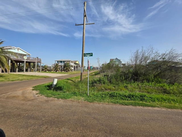 889 Sea Spray Dr, Crystal Beach, TX 77650 - photo 2