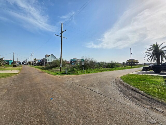 889 Sea Spray Dr, Crystal Beach, TX 77650 - photo 4