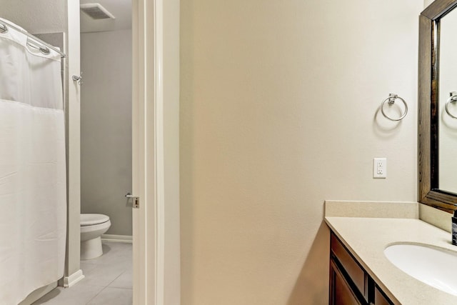 full bath featuring visible vents, tile patterned flooring, vanity, toilet, and a shower with shower curtain