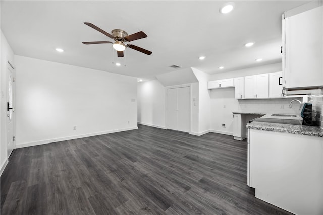 kitchen featuring ceiling fan, recessed lighting, white cabinetry, baseboards, and visible vents
