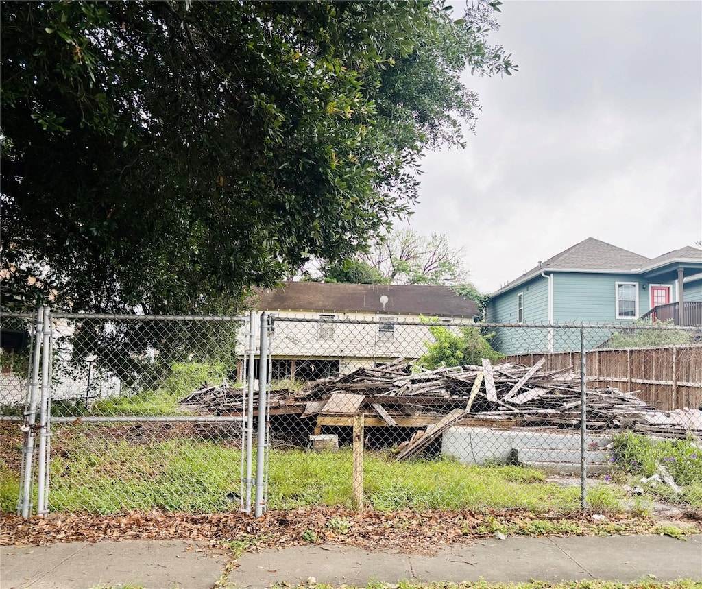 7820 Canal St, Houston, TX 77012 - photo 4