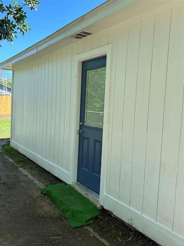 105 Will St, Willis, TX 77378 - property entrance featuring fence