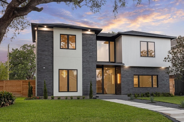 1550 Gardenia Dr, Houston, TX 77018 - contemporary house with brick siding
