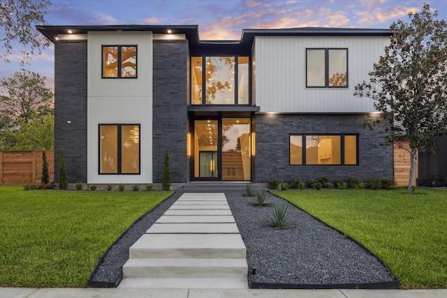 1550 Gardenia Dr, Houston, TX 77018 - contemporary house featuring brick siding