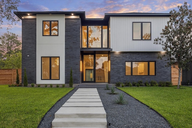 1550 Gardenia Dr, Houston, TX 77018 - contemporary house featuring brick siding
