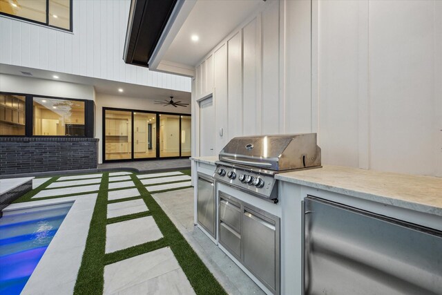 1550 Gardenia Dr, Houston, TX 77018 - view of patio featuring a ceiling fan