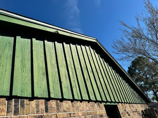 view of side of home