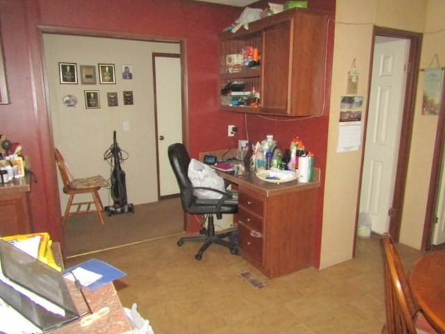office with light floors