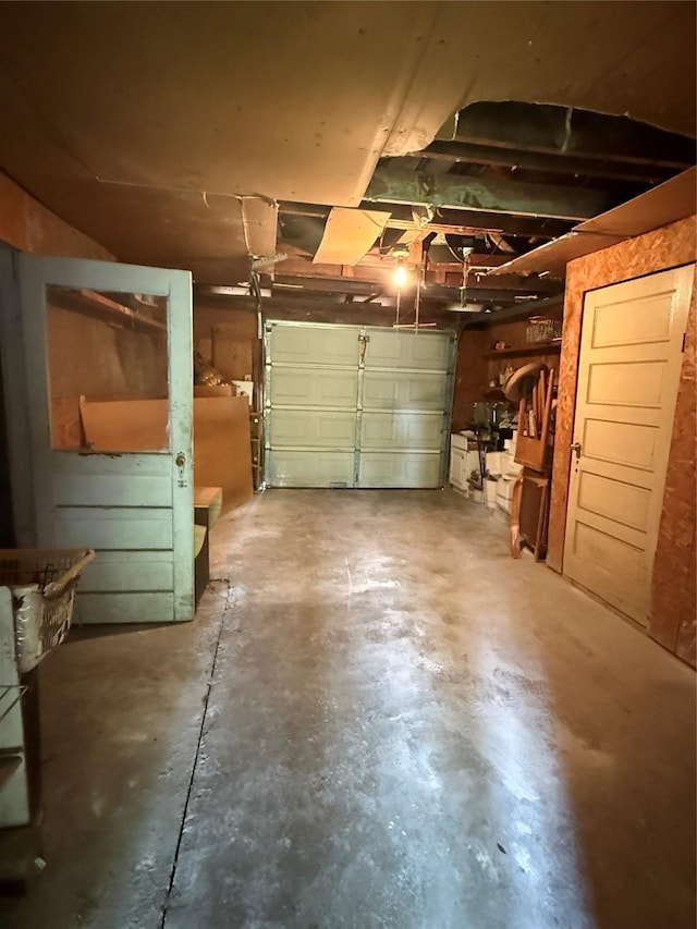 4300 Weaver Rd, Houston, TX 77016 - view of garage