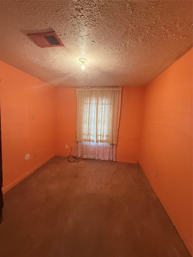 4300 Weaver Rd, Houston, TX 77016 - carpeted empty room featuring a textured ceiling and visible vents