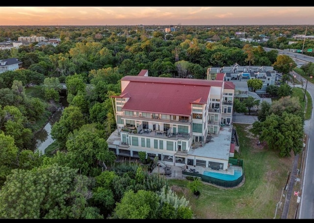 view of aerial view at dusk