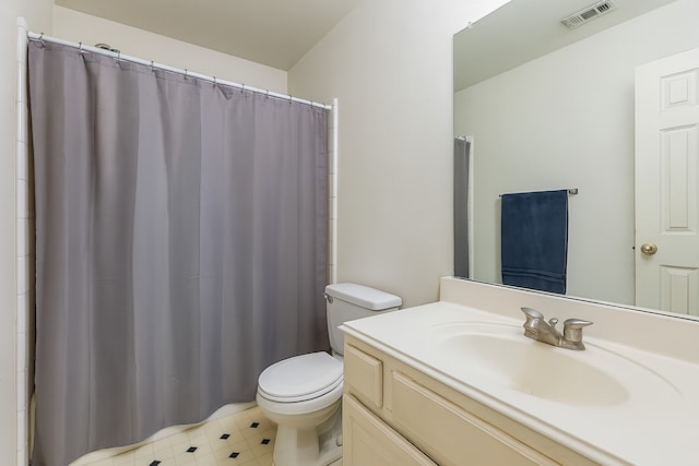 2103 Laurel Arbor Dr, Houston, TX 77014 - full bathroom featuring vanity and curtained shower