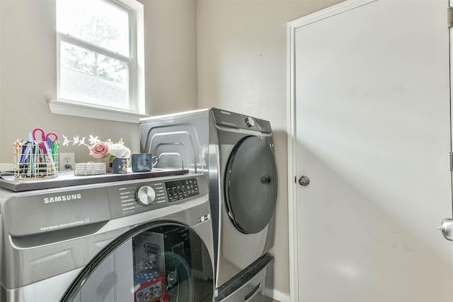 9322 Colt Canyon Ln, Houston, TX 77089 - washroom with separate washer and dryer