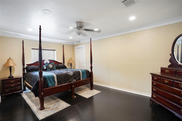 bedroom featuring visible vents, ornamental molding, baseboards, recessed lighting, and a ceiling fan