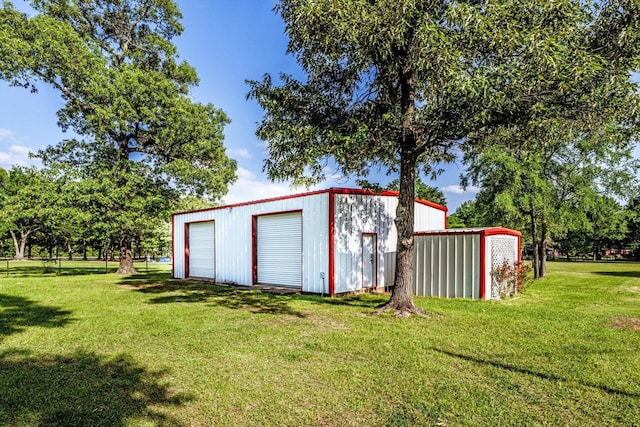 view of outdoor structure with an outdoor structure
