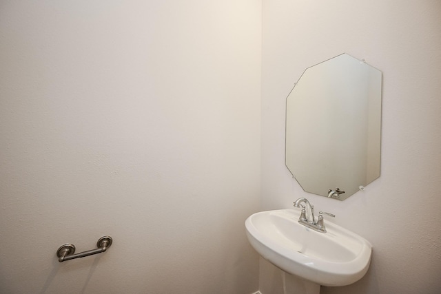 14515 Aston Pine Dr, Houston, TX 77032 - bathroom with a sink