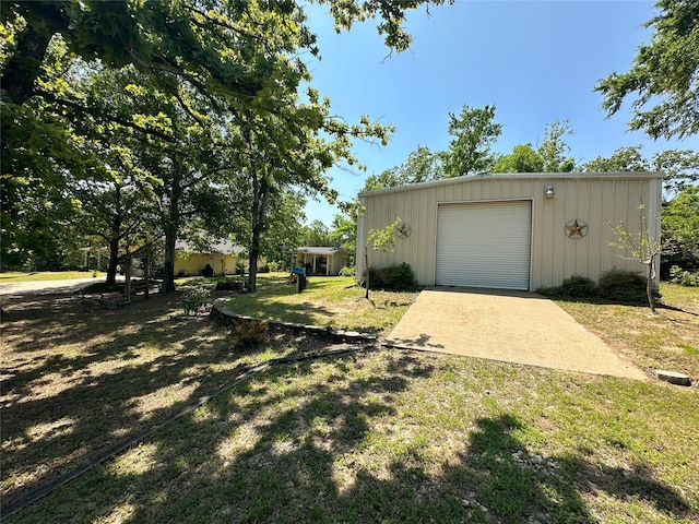 5325 County Road 2691, Buffalo, TX 75831 - detached garage with driveway