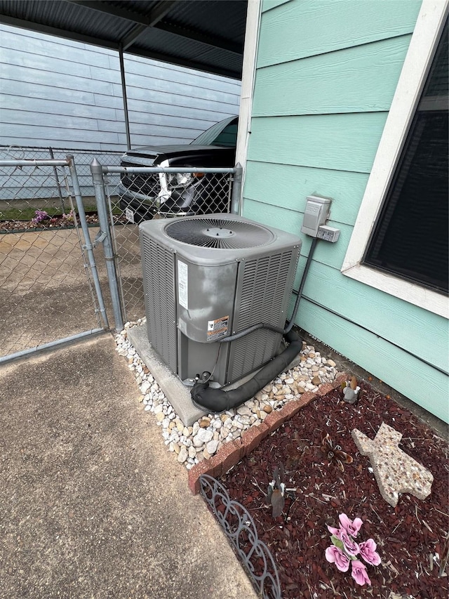 4710 Salina St, Houston, TX 77026 - exterior view of cooling unit