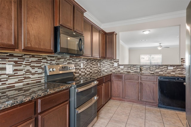 kitchen with crown molding, ceiling fan, backsplash, and black appliances