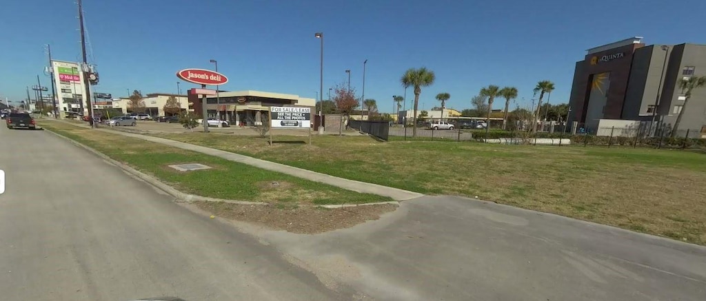 11020 NW Fwy, Houston, TX 77092