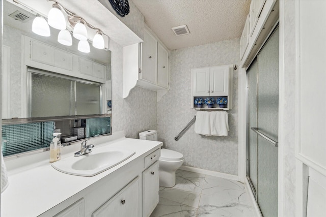 full bath featuring toilet, baseboards, visible vents, and a shower stall