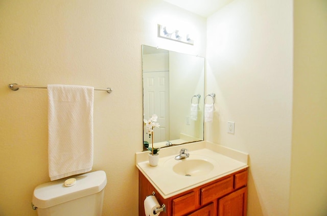 13216 Castlewind Ln, Pearland, TX 77584 - bathroom with vanity and toilet