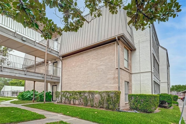 3045 Walnut Bend Ln Unit 27, Houston, TX 77042 - view of building exterior
