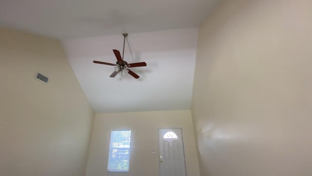 room details featuring ceiling fan