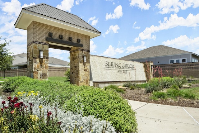 9904 Smokehouse Silo Ln, Houston, TX 77080 - view of community / neighborhood sign