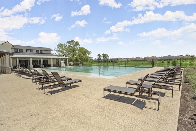 9904 Smokehouse Silo Ln, Houston, TX 77080 - community pool featuring a patio