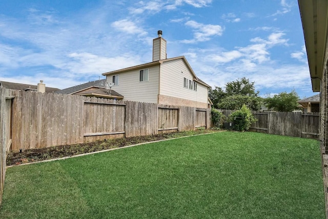 6315 Bain Dr, Missouri City, TX 77459 - view of yard with a fenced backyard