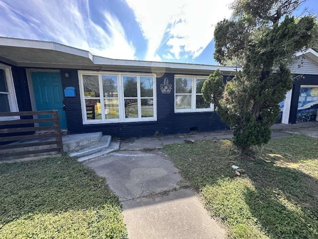 810 E Bowie Ave, Harlingen, TX 78550 - view of property entrance