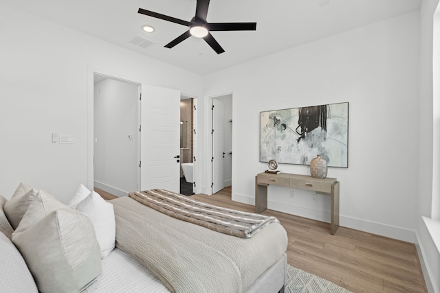 bedroom featuring a ceiling fan, visible vents, baseboards, light wood finished floors, and recessed lighting