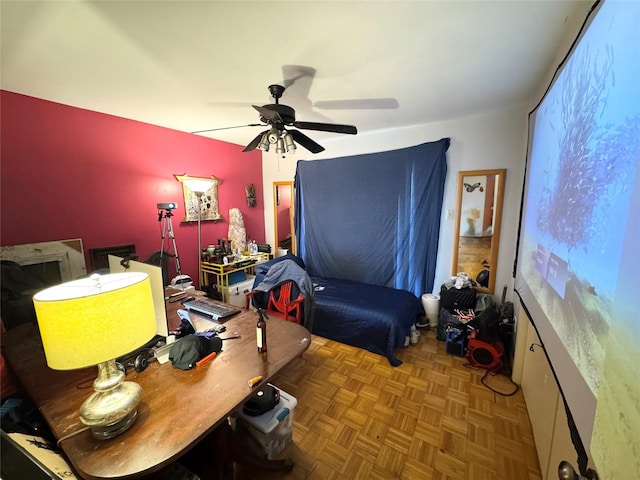 bedroom featuring a ceiling fan