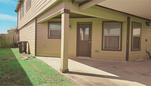 2702 Urban Glen Ct, Houston, TX 77038 - property entrance with fence and a patio area