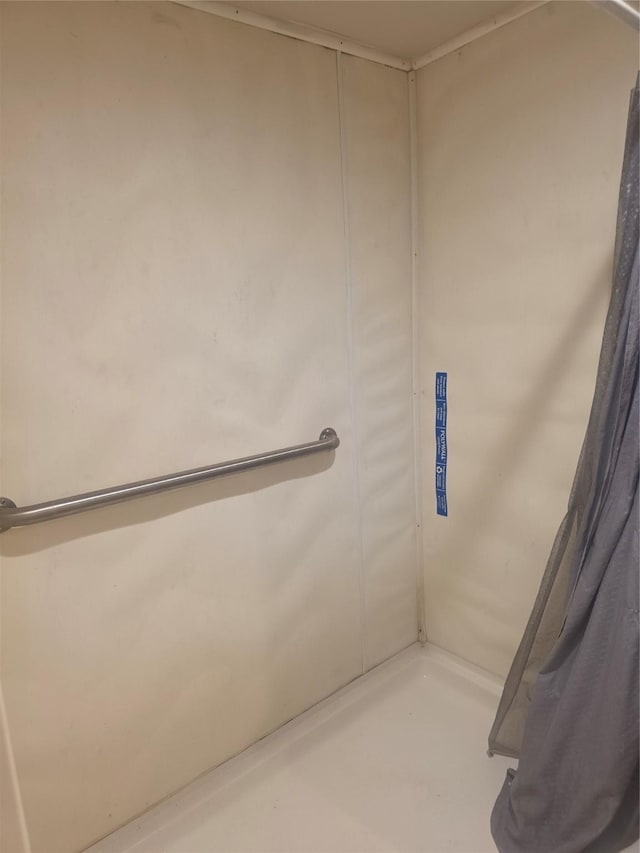 bathroom featuring elevator
