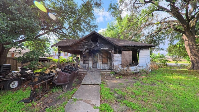 bungalow-style house with covered porch